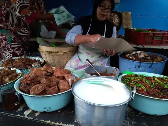 Gambar Makanan Gudeg Mbah Lindu 17