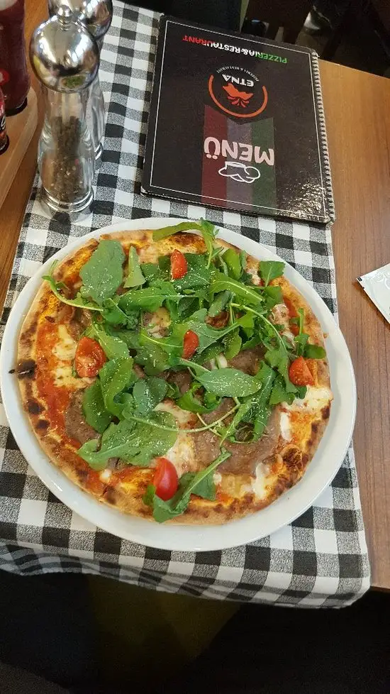 Etna Pizzeria'nin yemek ve ambiyans fotoğrafları 6