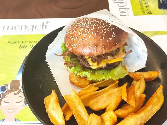 Mengoli Burgers Steak Fries'nin yemek ve ambiyans fotoğrafları 35