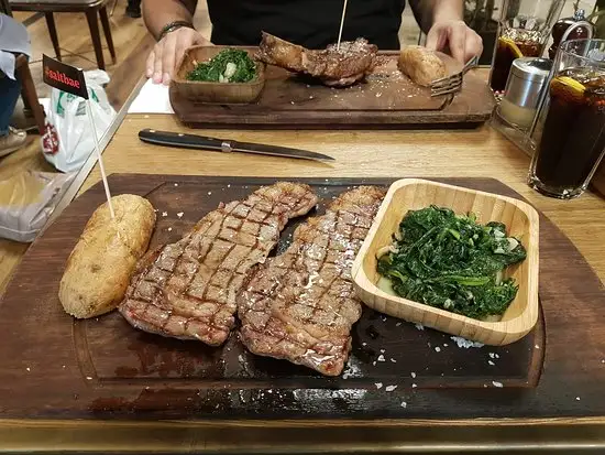 Nusr-Et Steakhouse Sandal Bedesteni'nin yemek ve ambiyans fotoğrafları 50