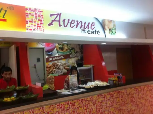 Gambar Makanan Avenue Cafe 4