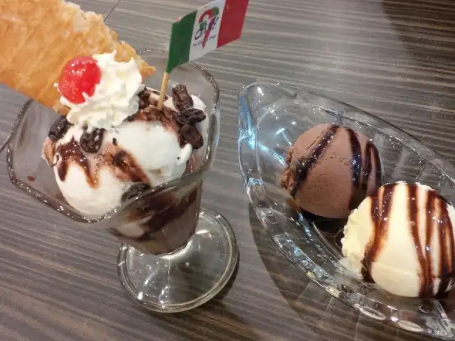 Gambar Makanan City Ice Cream Cafe 9