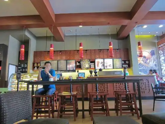 Starbucks Lucky Chinatown Mall Food Photo 5