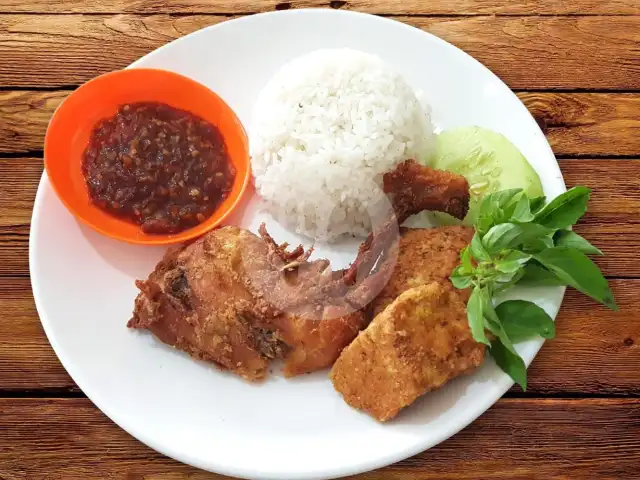 Gambar Makanan Ayam Goreng Warung Megarasa Muda Mudi, Landak Baru 3