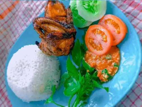 AYAM GEPREK HOKKI, MARADEKAYA