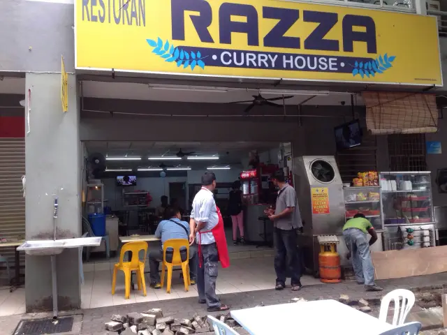 Razza Curry House Food Photo 3
