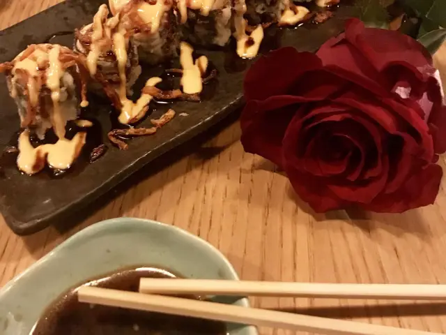 İnari Omakase Japanese Restaurant'nin yemek ve ambiyans fotoğrafları 57