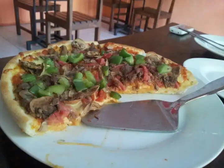 hot & fresh Pizza pizza