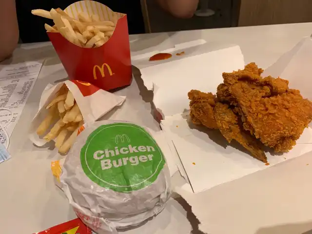 McDonald's & McCafè Food Photo 12
