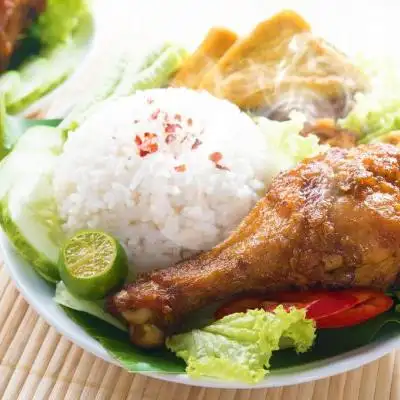 Gambar Makanan Lalapan Kaconk Pojhur, Jl.meratus Dalam Rt42.no.64 20
