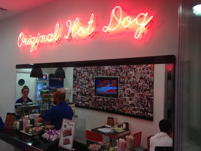 New Frank's Hot Dog'nin yemek ve ambiyans fotoğrafları 9