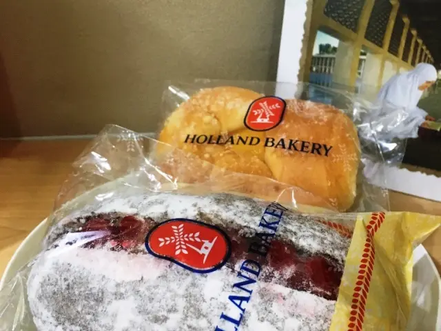 Gambar Makanan Holland Bakery 14