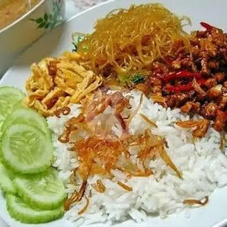 Gambar Makanan Resto Kue Mak Conny, Cakung 2