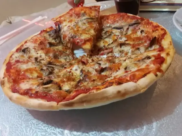 Ozi Pizza and Pasta'nin yemek ve ambiyans fotoğrafları 77