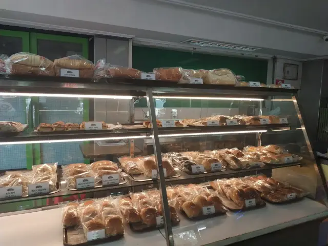 Gambar Makanan Caramia Bakery 9