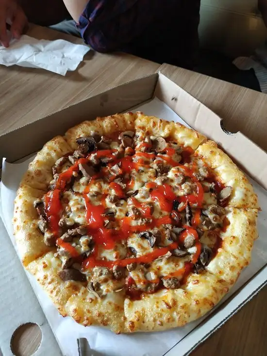 Gambar Makanan Pizza Hut Delivery - Cikampek 1
