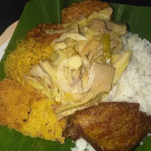 Gambar Makanan NASI BHUK UMIK MOH, Jl.ZAENAL ZAKSE GG. 4 JODIPAN 19