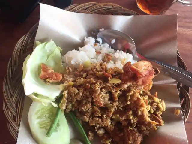 Gambar Makanan Penyetan Mas Kobis, Karangnongko 2