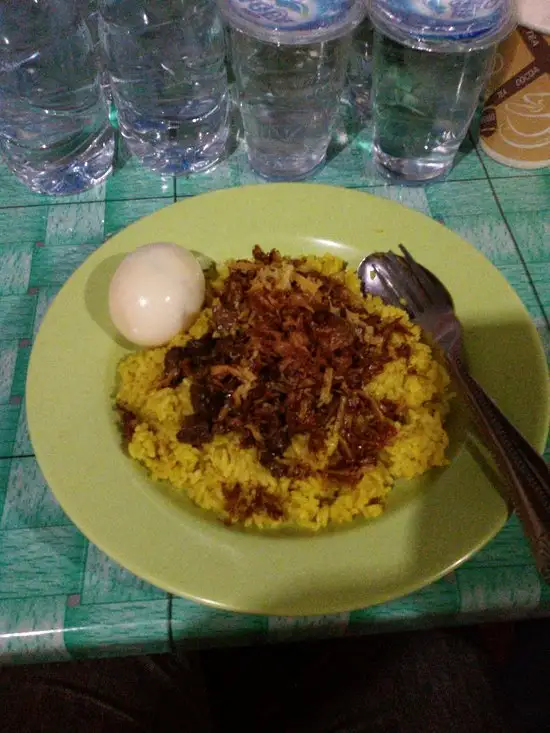 Gambar Makanan Rumah Makan Nasi Kuning Saroja Manado 4