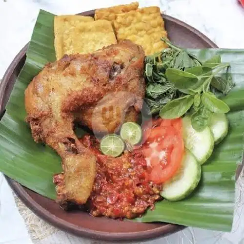 Gambar Makanan Sego Pecel Pincuk Khas Nganjuk  2