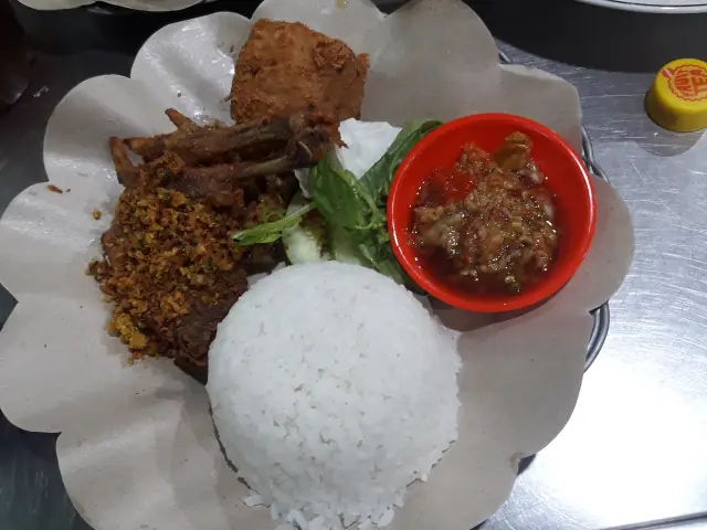 Gambar Makanan Ayam Penyet Surabaya 5