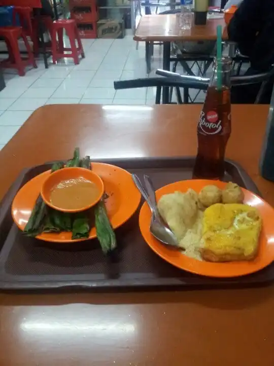 Gambar Makanan Pempek Gaby Stasiun Bekasi 10