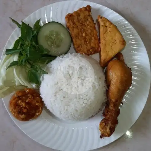 Gambar Makanan Ayam Goreng Jamilah, Plongkowati 1