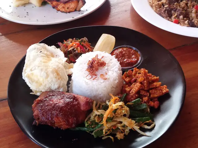 Gambar Makanan Badung Cafe & Resto 2