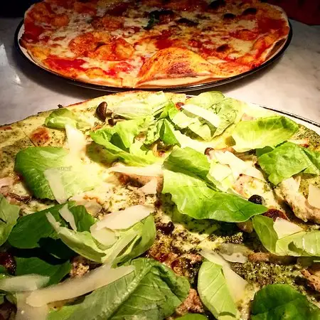 Gambar Makanan Pizza Marzano Kemang 4