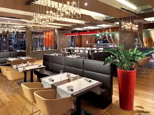 Core Grill and Bar Restaurant - Radisson Blu Hotel İstanbul Asia'nin yemek ve ambiyans fotoğrafları 7