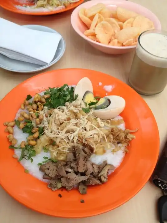 Gambar Makanan Bubur Ayam Mang H. Oyo Tea 2