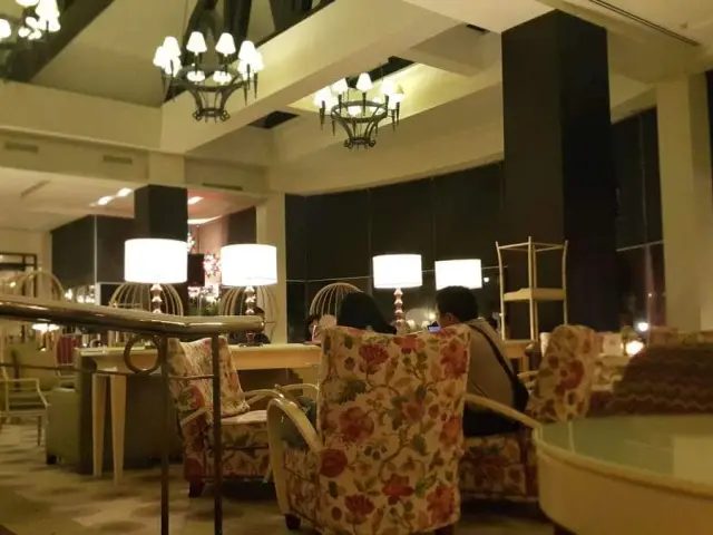 Lobby Lounge - Taal Vista Hotel Food Photo 4