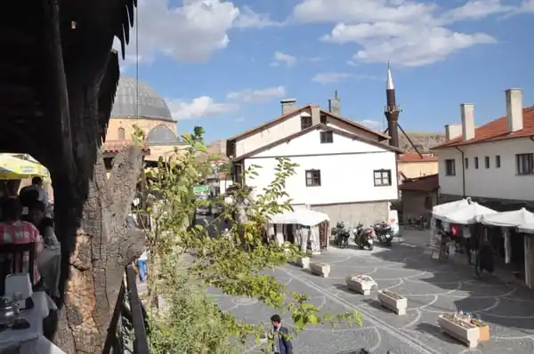 Tarihi Taş Mektep'nin yemek ve ambiyans fotoğrafları 6