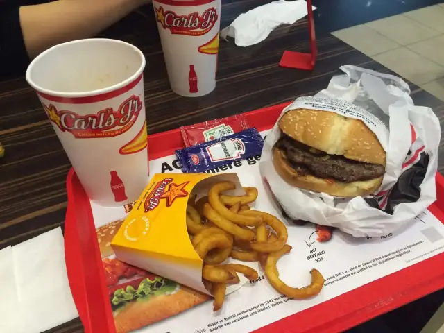 Carl's Jr.'nin yemek ve ambiyans fotoğrafları 34