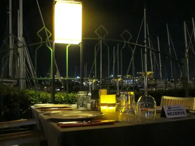 Marina Yacht Club Restaurant'nin yemek ve ambiyans fotoğrafları 79