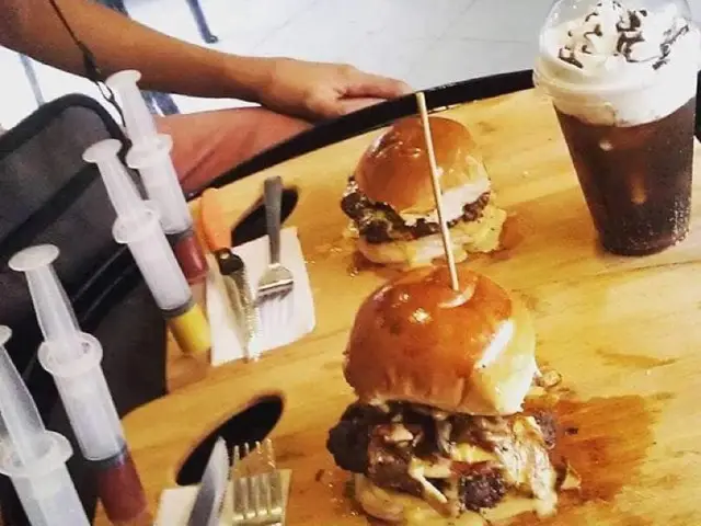 Made In Burger Food Photo 17