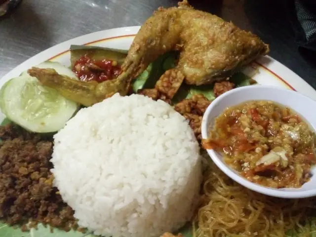 Gambar Makanan Ayam Bakar Wong Solo 1