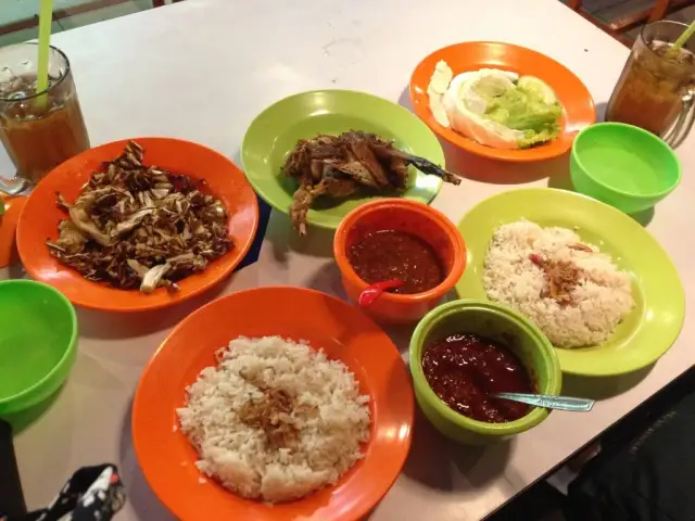 Gambar Makanan Nasi Uduk Pak Jhon 3