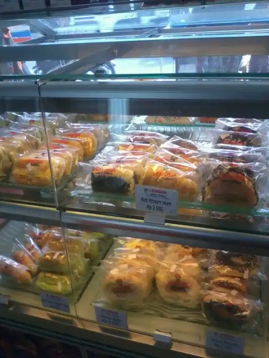 Gambar Makanan LEMONA Cake & Bakery 7