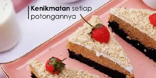 Brownies Tugu Delima, Amanda Bali Banana Tugu Malang Gold Cake, Subur