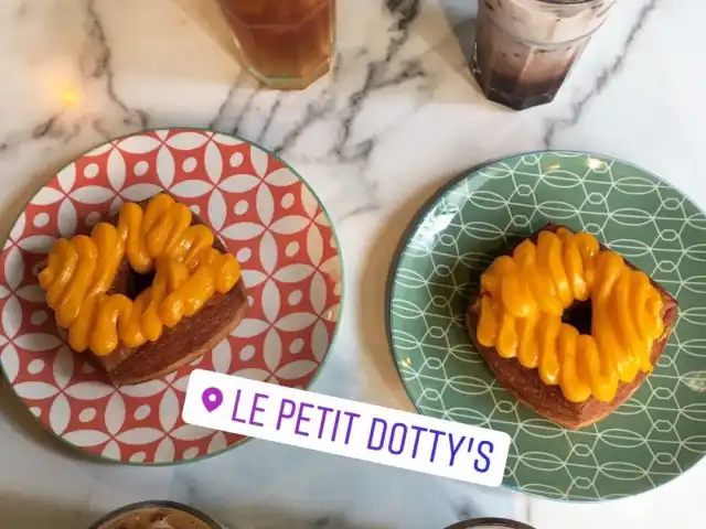 Le Petit Dotty's Pastries & Coffee Food Photo 2
