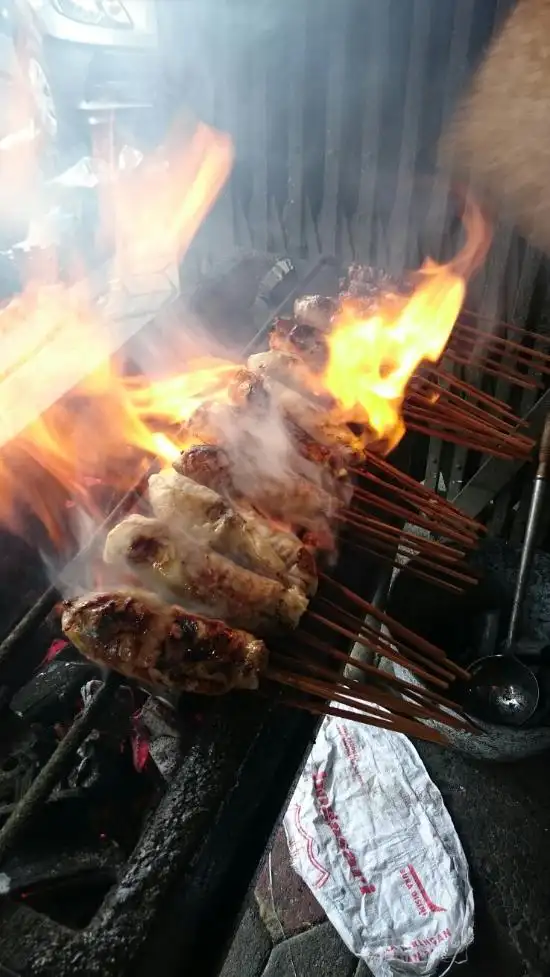 Gambar Makanan Sate Kambing Tambaksegaran 18