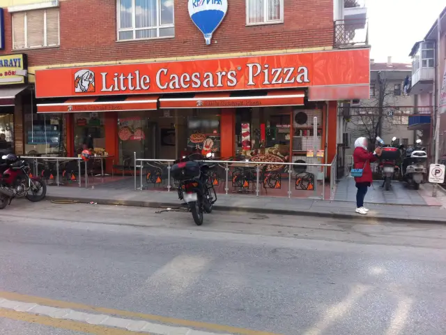 Little Ceasar's Pizza'nin yemek ve ambiyans fotoğrafları 3