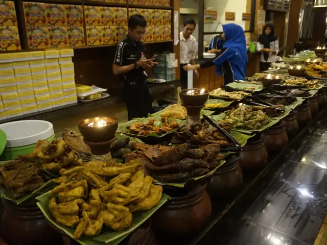 Gambar Makanan Warung Nasi Ampera 13