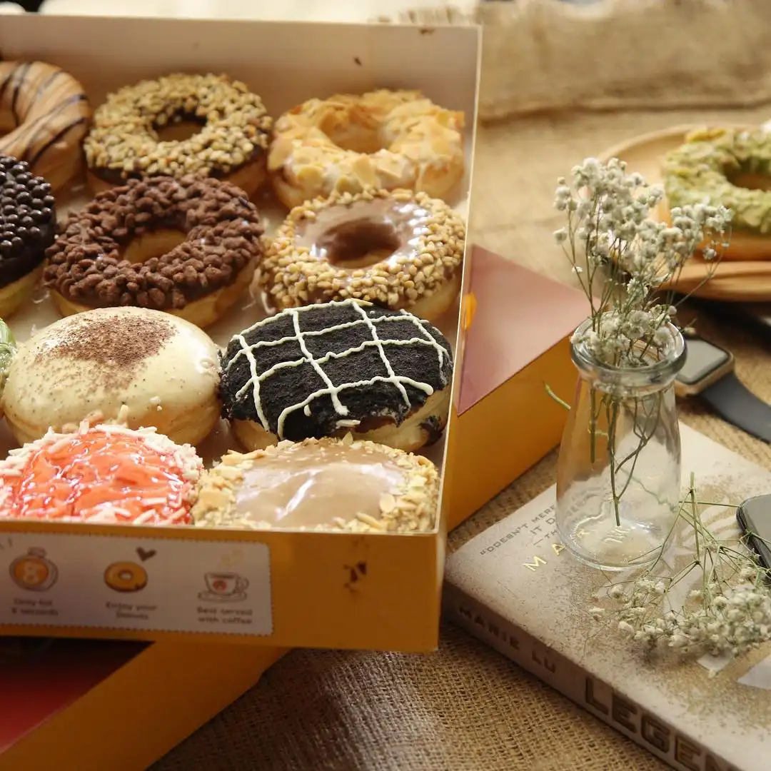 J.CO Donuts & Coffee