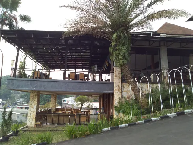 Gambar Makanan Bukit Gumati Resto - Bukit Gumati Batutulis Hotel 7