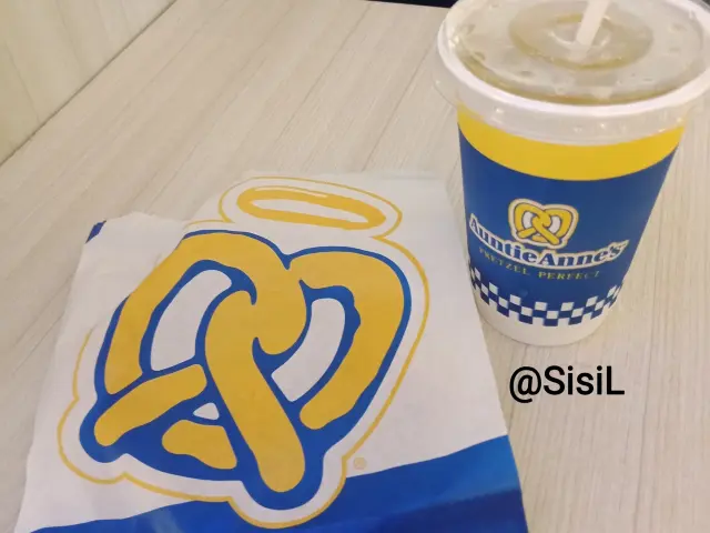 Gambar Makanan Auntie Anne's 19