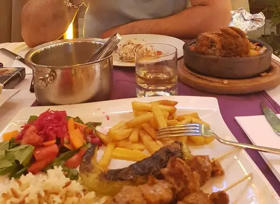 Zamos Cafe & Restaurant'nin yemek ve ambiyans fotoğrafları 20