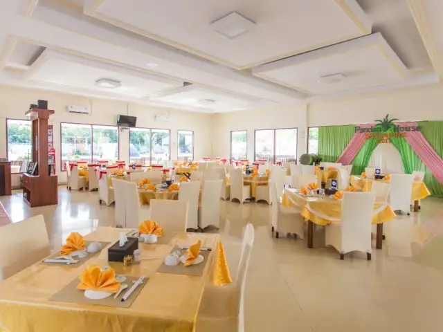 Gambar Makanan Pandan House Restaurant 11