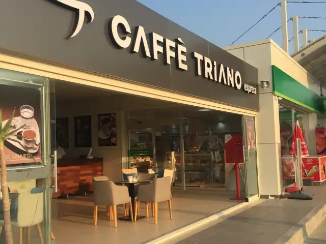 Caffe Triano Express'nin yemek ve ambiyans fotoğrafları 9